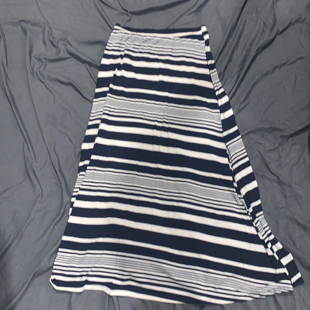 A womens black and white striped long maxi dress. Size Md. A Roz & Ali design.